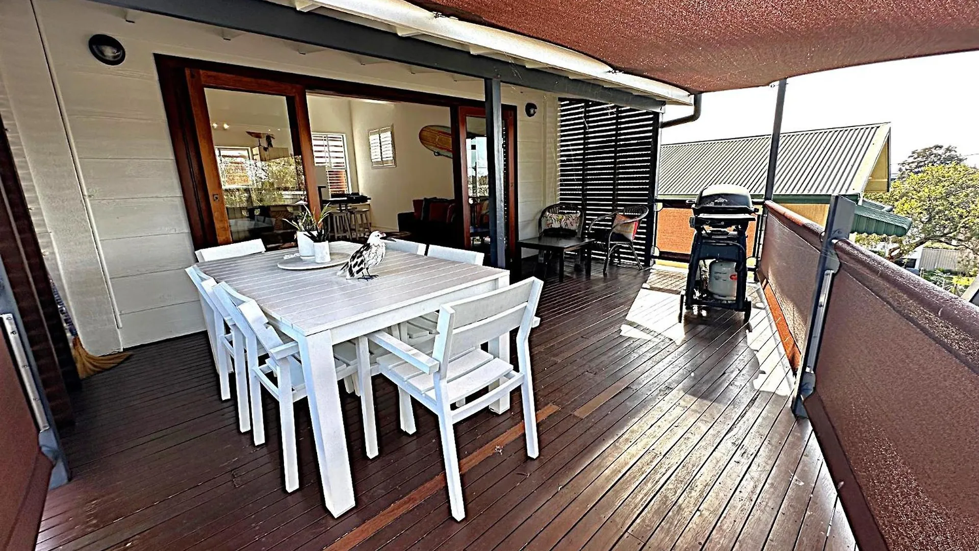 Castaway In Tugun kontakter